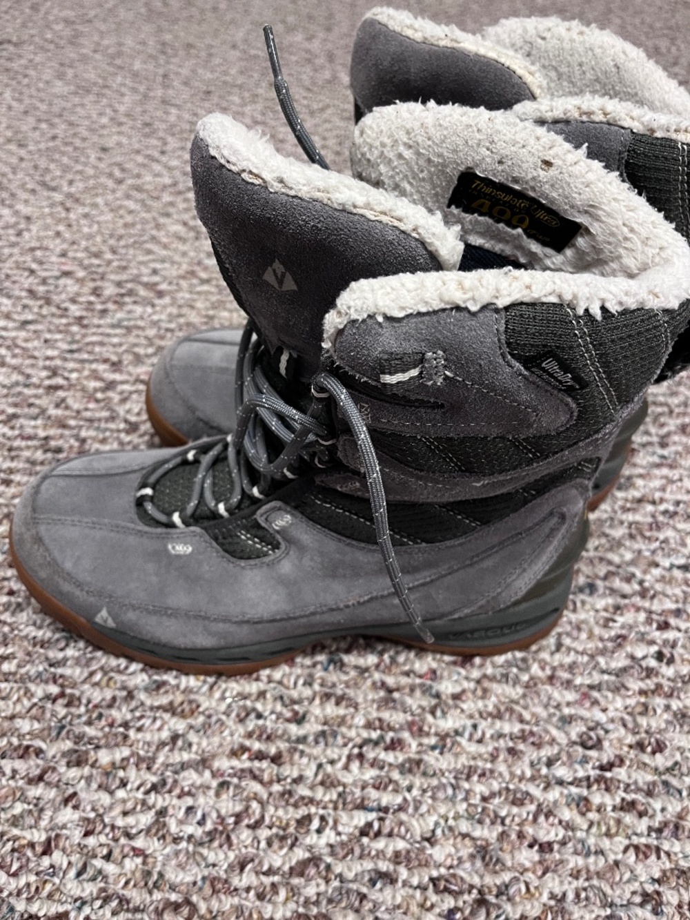 Vasque sz 10.5 Pow Pow boot - Picture 3 of 5